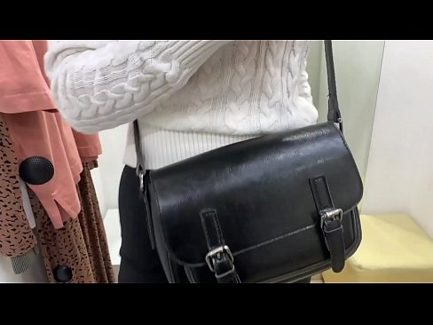 ❤️ Masturbazione publica di a ghjovana cagna FeralBerry cù un dildo in a sala di prove ❤ Pornografia russa à co.villagesexvideos.ru ﹏