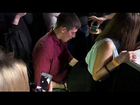 ❤️ Sessu reale in una discoteca russa. Una ragazza russa di 18 anni in l'anu è a vagina scopata in una discoteca ❤ Pornografia russa à co.villagesexvideos.ru ﹏