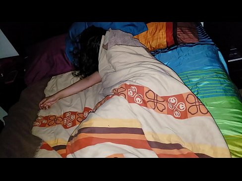 ❤️ Stepson rimprovera a so ghjovana matrigna mentre dorme. ❤ Pornografia russa à co.villagesexvideos.ru ﹏